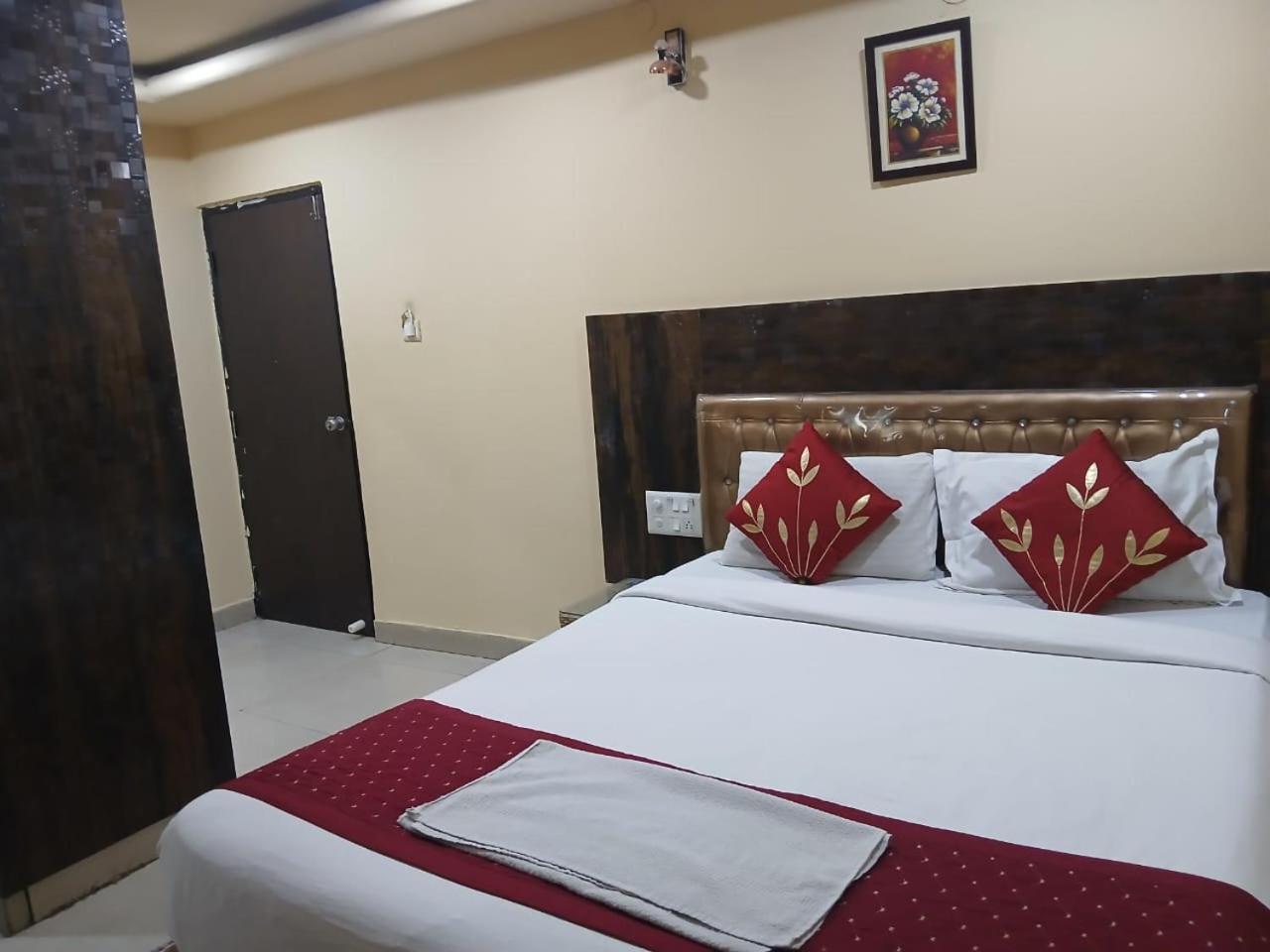 Blossoms Room Holiday Inn- Lakdikapul Hyderabad Exterior foto