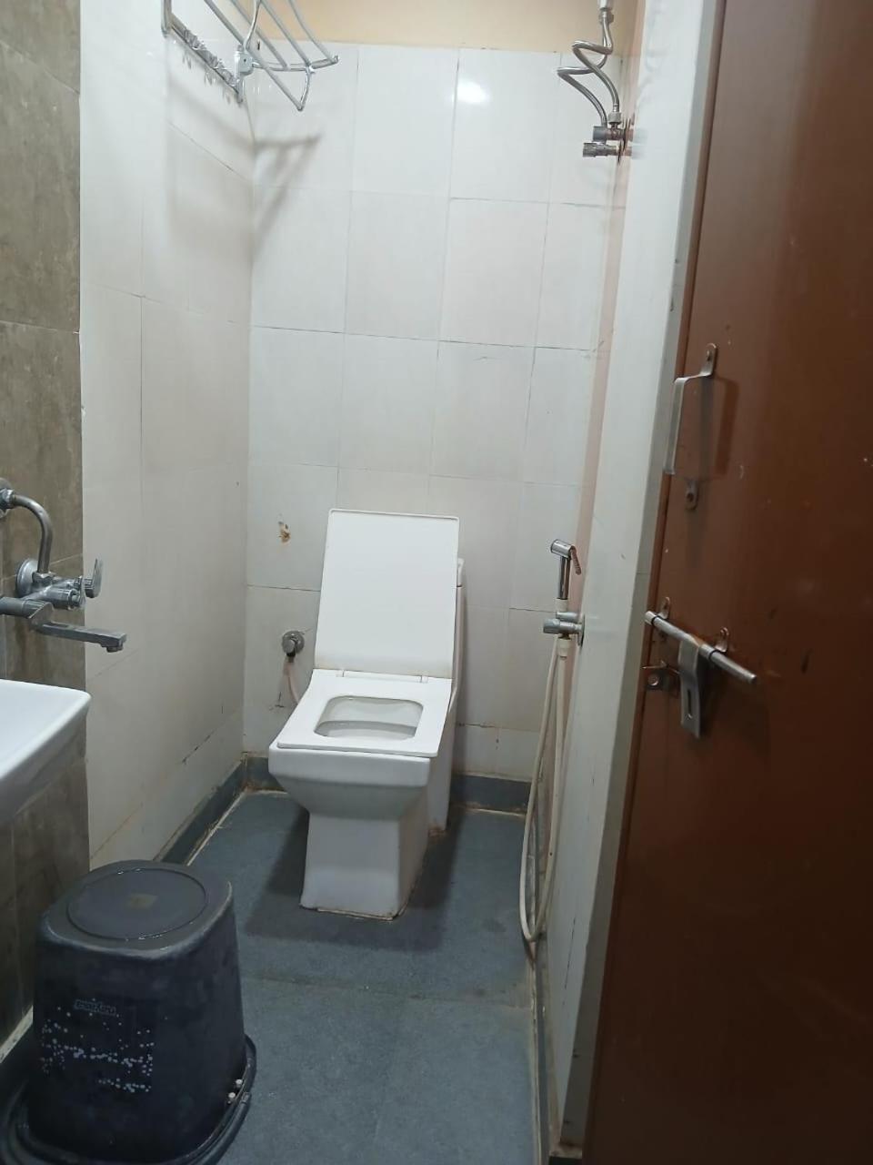 Blossoms Room Holiday Inn- Lakdikapul Hyderabad Exterior foto